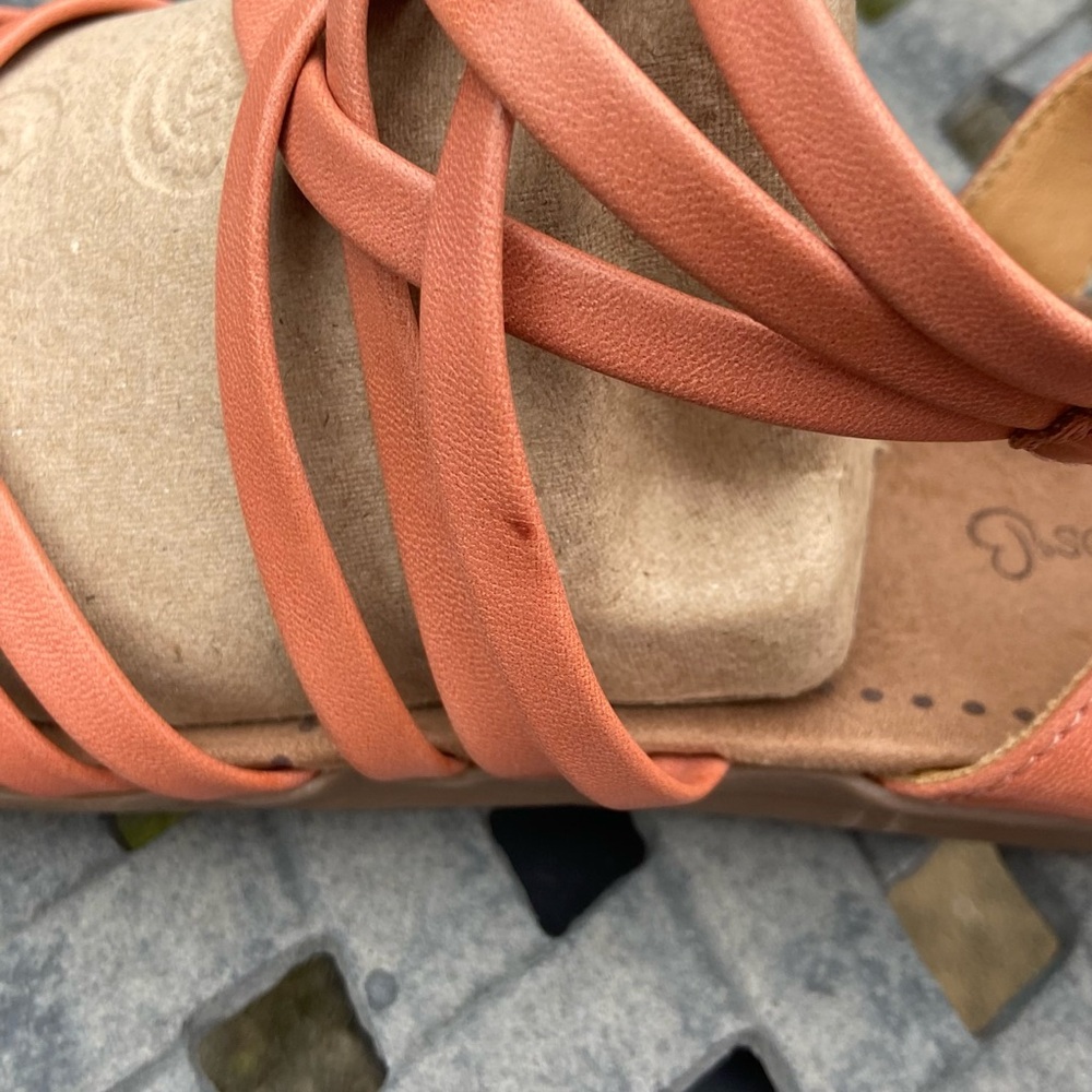 ☀️Bare Traps 😁MAKE OFFER😁 Janny “gladiator” leather sandals - peach, size 10 - Picture 6 of 7